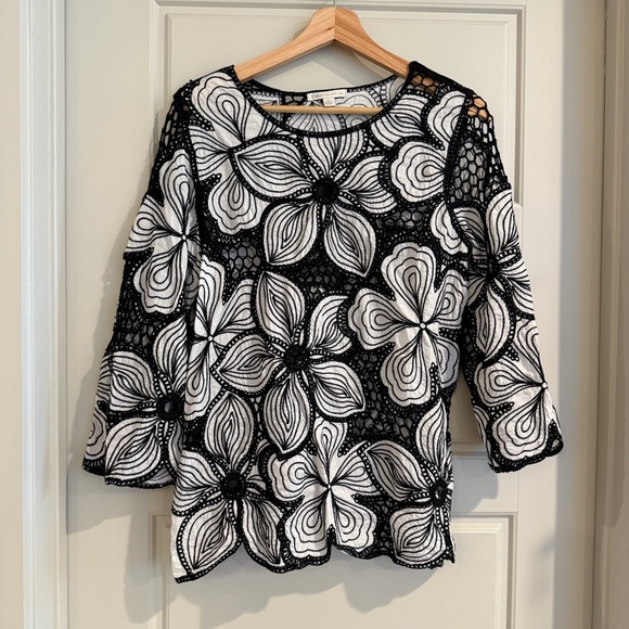 Cato Tops - Cato Floral Black White Crochet Cotton Top Size Medium